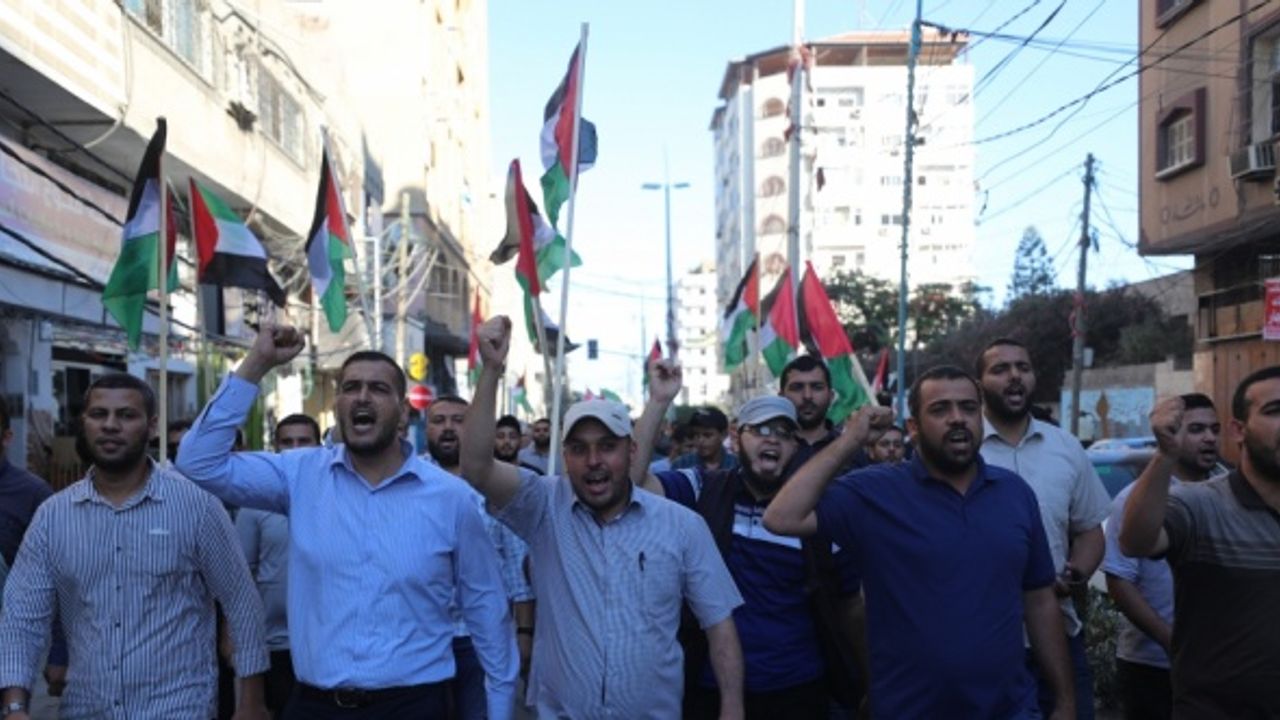Aşırı sağcı Yahudilerin Doğu Kudüs'teki Bayrak Yürüyüşüne protesto