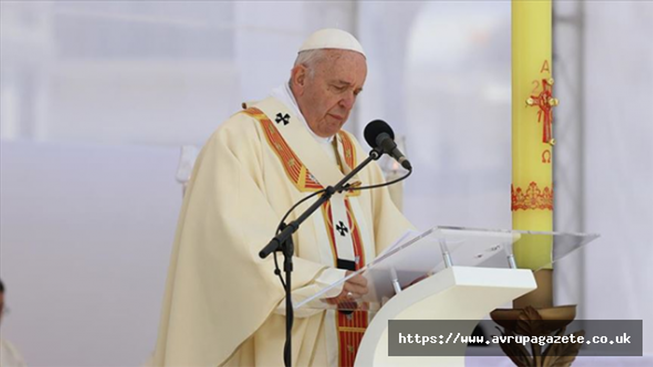 Papa Franciscus ameliyat olmak üzere Roma'da hastaneye yattı
