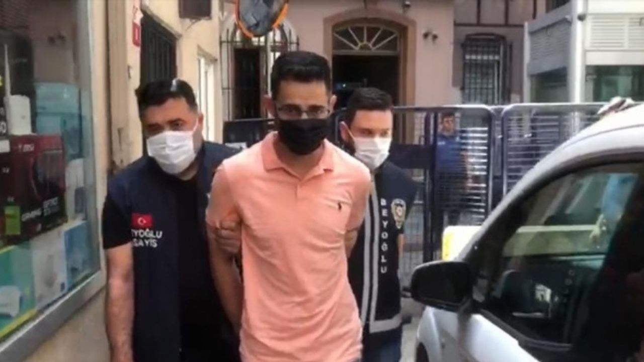 Son dakika, Türk parasıyla burnunu silen turist gözaltına alındı