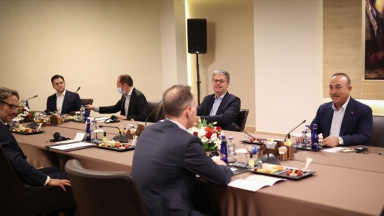 Dışişleri Bakanı Çavuşoğlu, Almanya Dışişleri Bakanı Maas ile ortak basın toplantısında konuştu: (1)