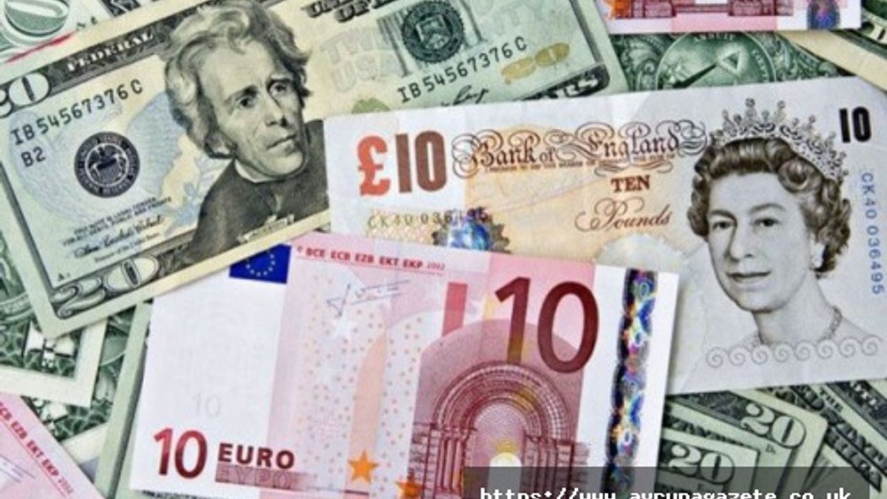 Sterlin, dolar ve Euro rekor kırdı, Bakanın istifası Döviz kurlarını durduramadı
