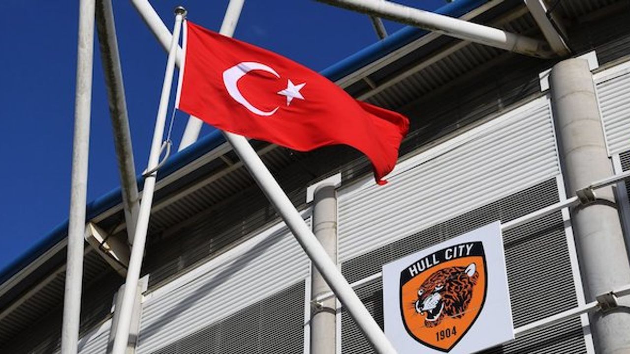 Acun Ilıcalı tarih yazdı ! Hull City stadında Türk Bayrağı dalgalanıyor