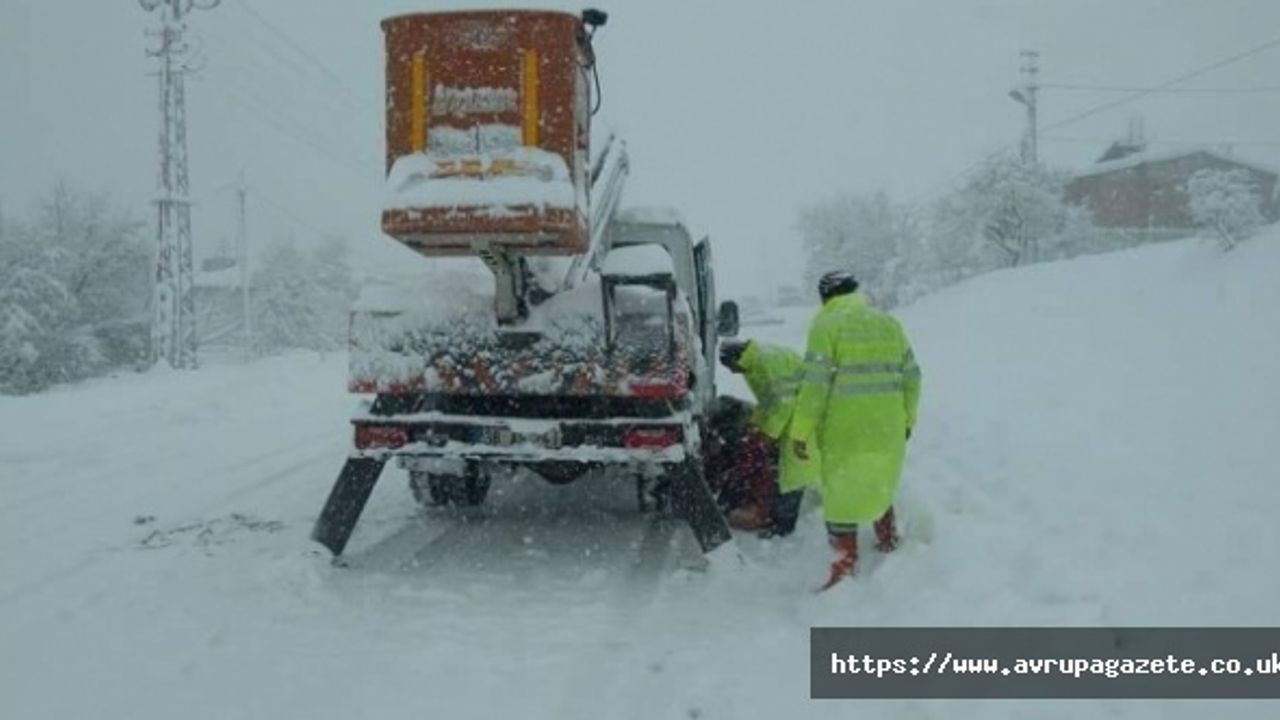 Gaziantep, Kilis, Şanlıurfa, Kahramanmaraş ve Malatya'da, karla mücadele çalışmaları devam ediyor.