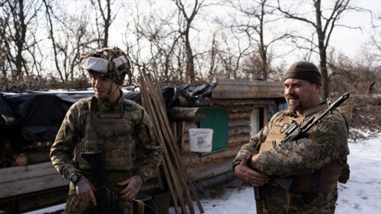 Video haber, Ukrayna Donbas'ın Stanitsia Luganska cephe hattını görüntüledi