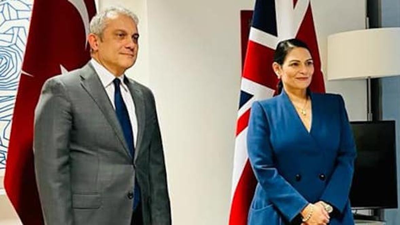 Ankara Anlaşmalıların vize sorununu Londra Büyükelçisi Yalçın, İngiltere İçişleri Bakanı Patel’le konuştu