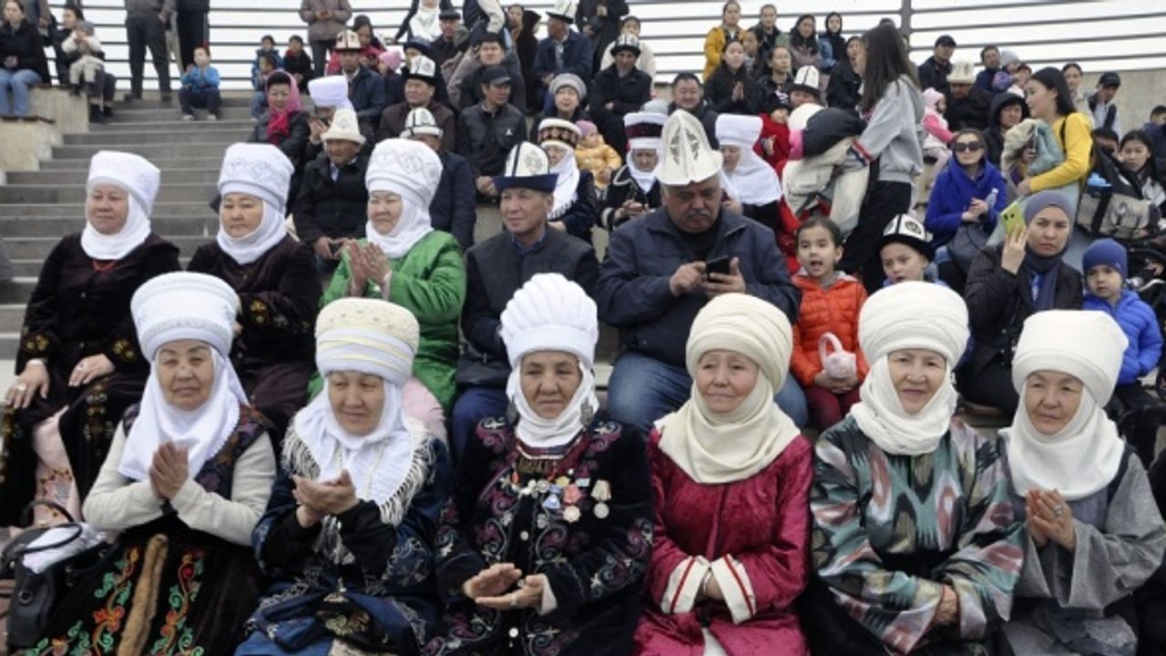 Milli Ak Kalpak Günü her yıl Kırgızistan'da kıtlanıyor
