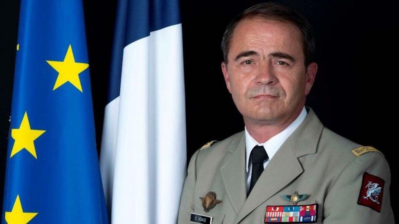 Fransa'da Askeri İstihbarat Direktörü istifa etti