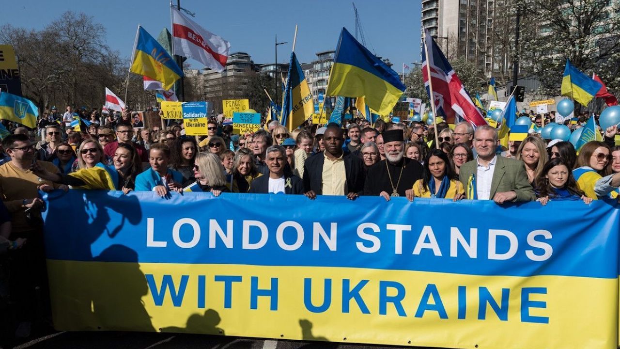 İngiltere'nin başkenti Londra'da Ukrayna'ya destek gösterisi