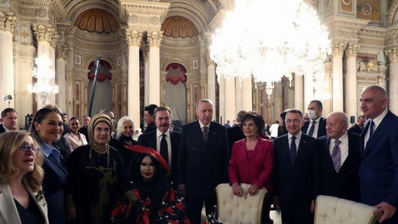 Erdoğan, Dolmabahçe Sarayı'nda sanatçılara iftar verdi