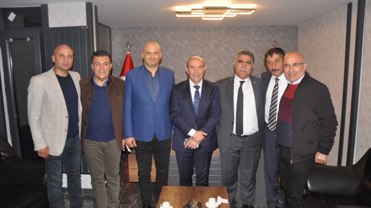Tunç Soyer, CHP Kars İl Başkanlığını ziyaret etti.