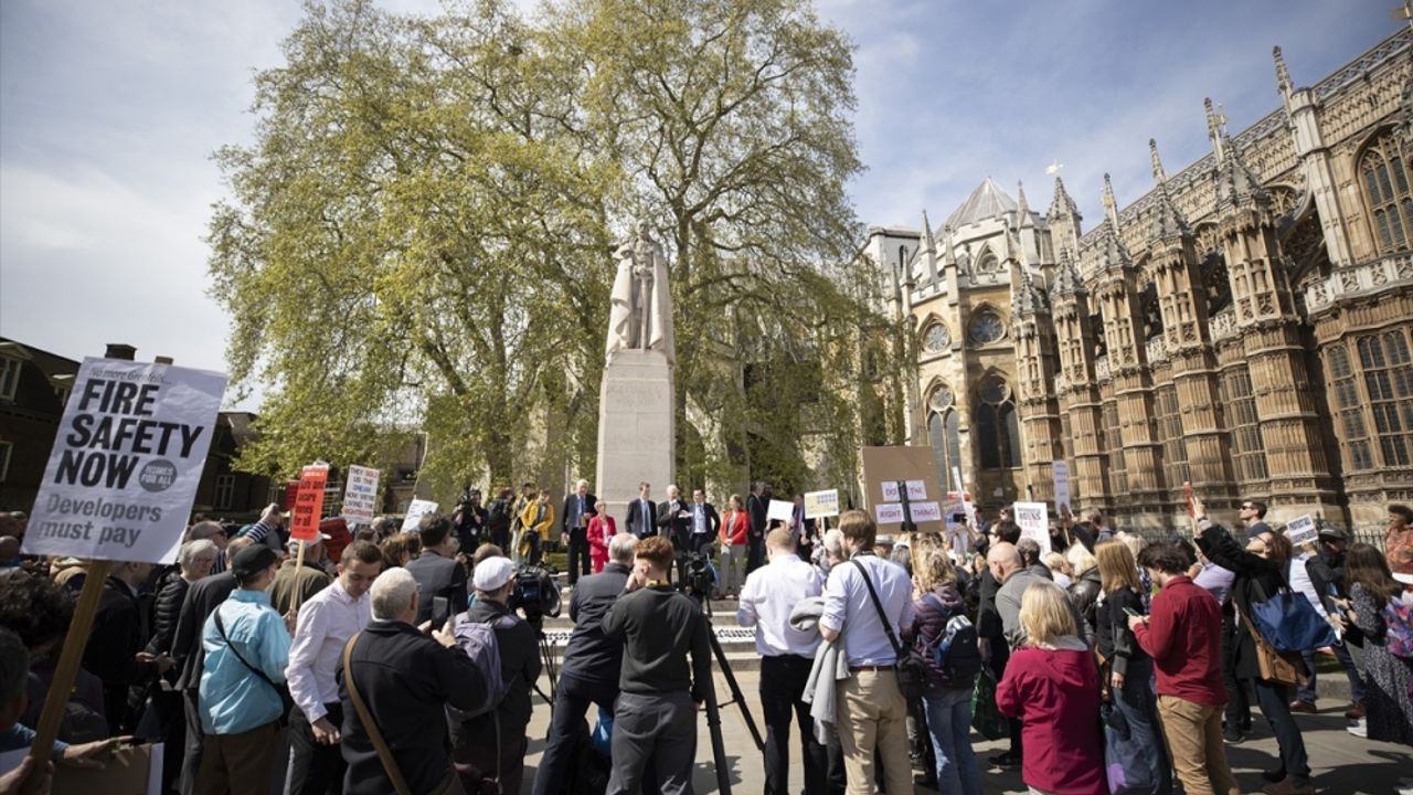 İngiltere'nin başkentinde kiracılardan hükümete protesto