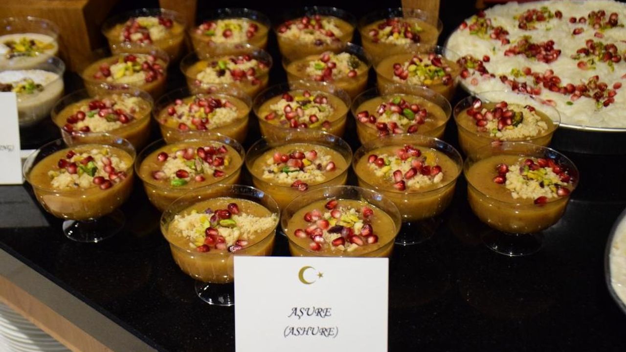 Tiran Büyükelçiliğinde Türk tatlıları ve çayı