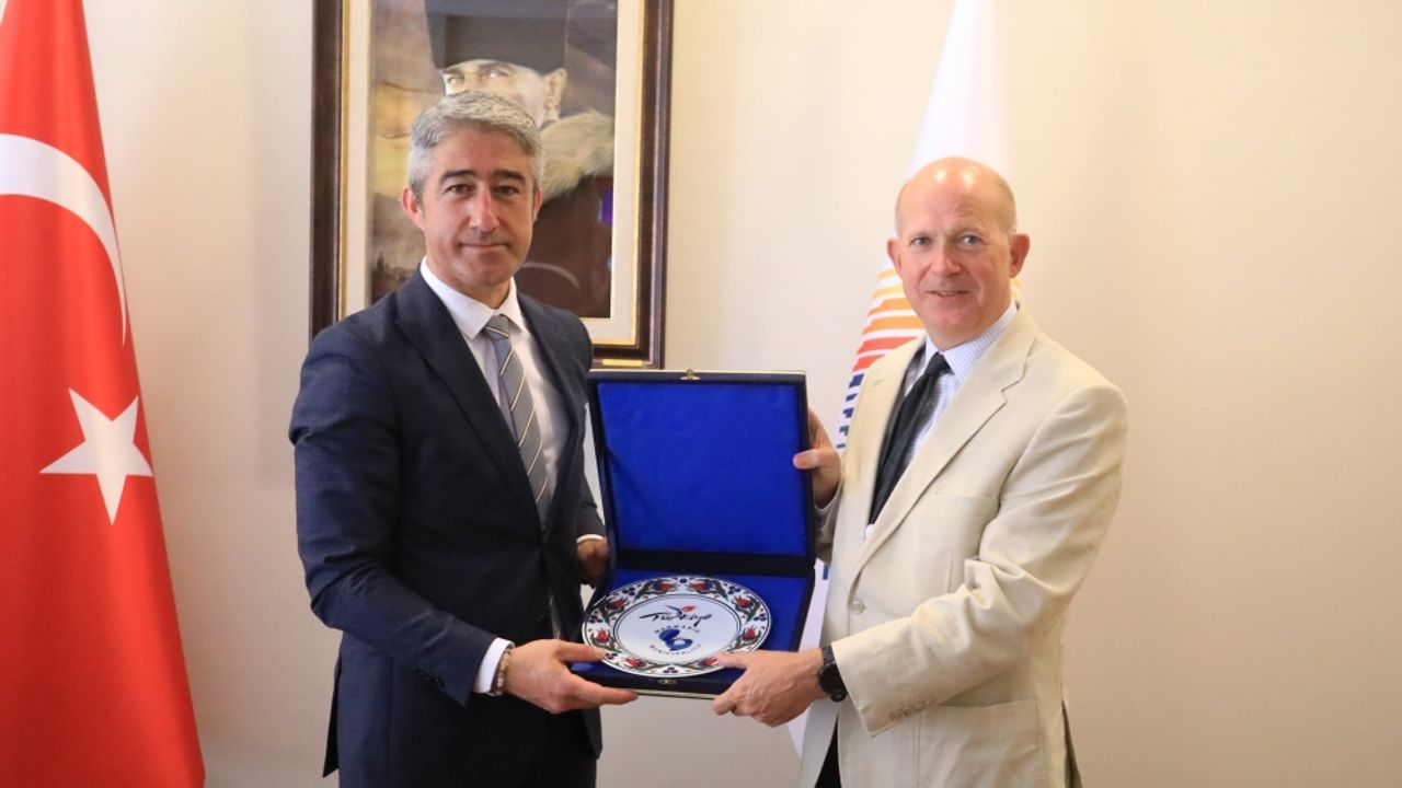 Ankara Büyükelçisi İngiliz Dominick Chilcott Ege'de