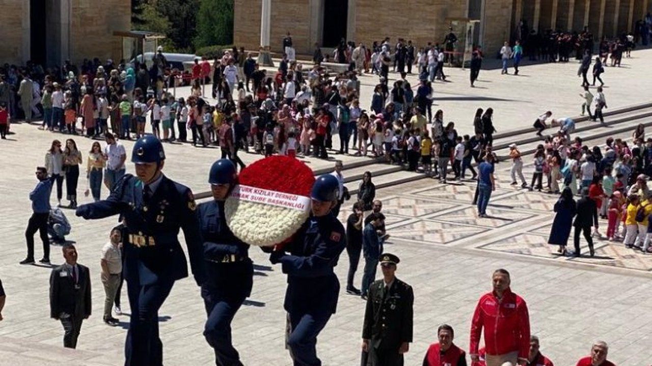 Türk Kızılay Konak Şubesi'nden Anıtkabir'e ziyaret