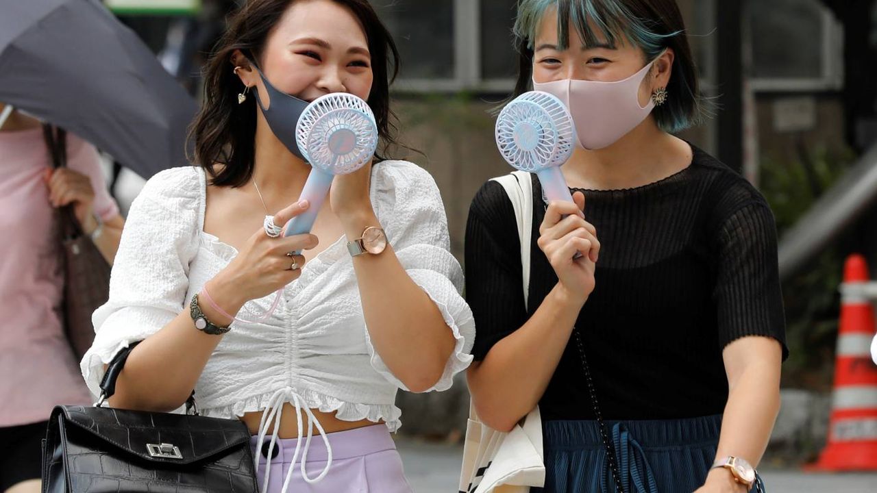 Japonya'da mesafe korunduğu sürece maske açıklaması