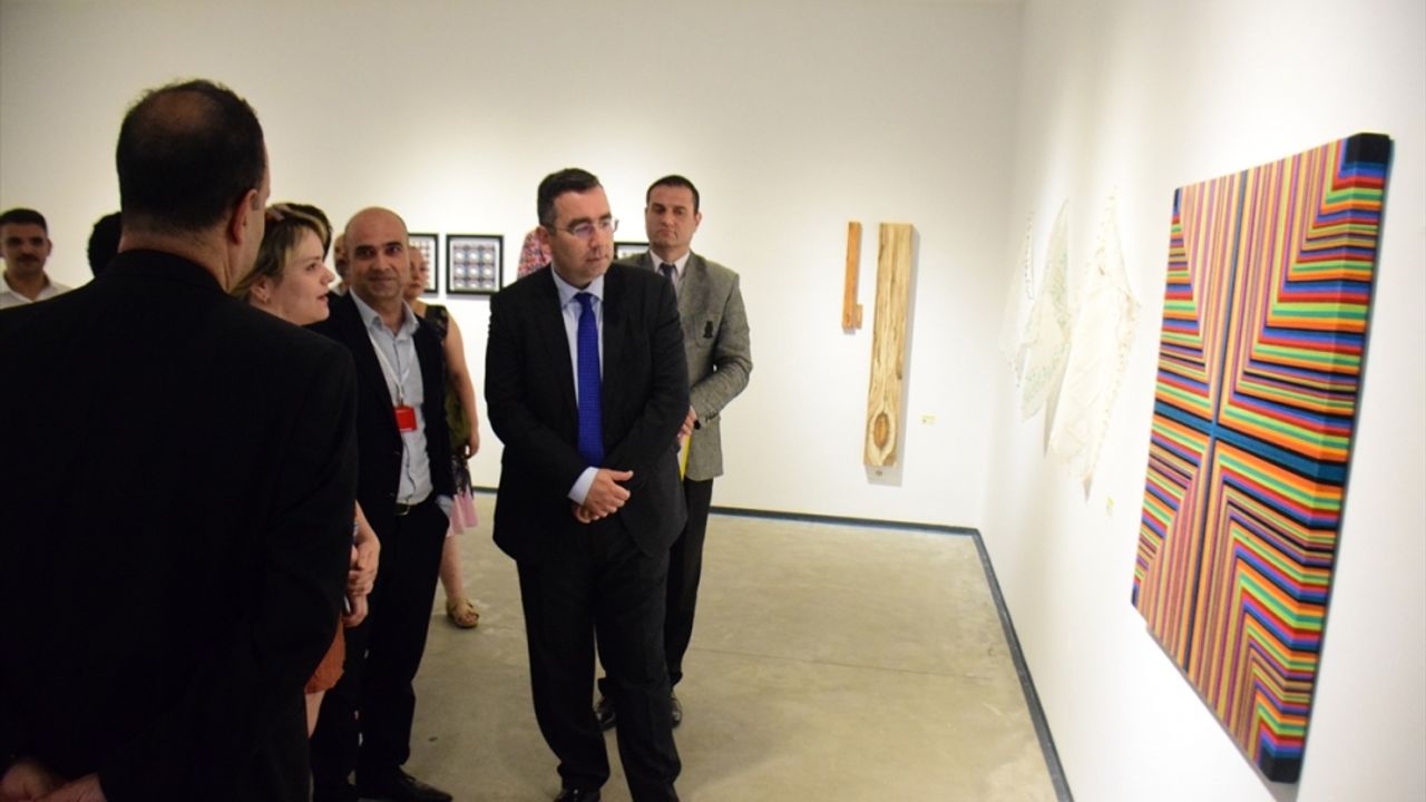 Arnavutluk'ta genç Türk sanatçıların eserlerinin yer aldığı "Yakın Temas" sergisi açıldı