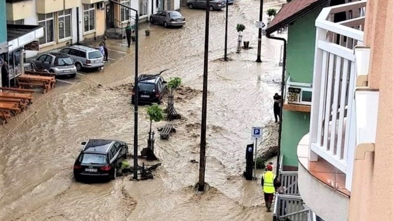 Şiddetli yağış Bosna Hersek'te etkili oldu