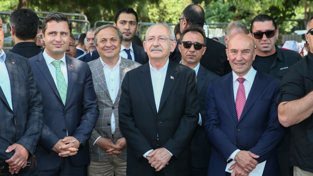 İzmir'de CHP'nin üye katılım töreninde Kılıçdaroğlu konuştu