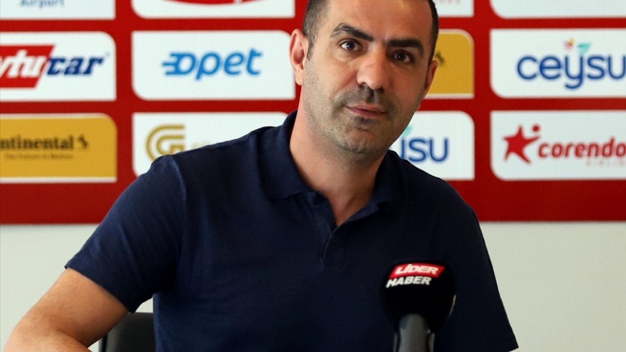 Naldo ile yolların ayrıldığı Antalyaspor'da Fernando'nun kampa katılması bekleniyor
