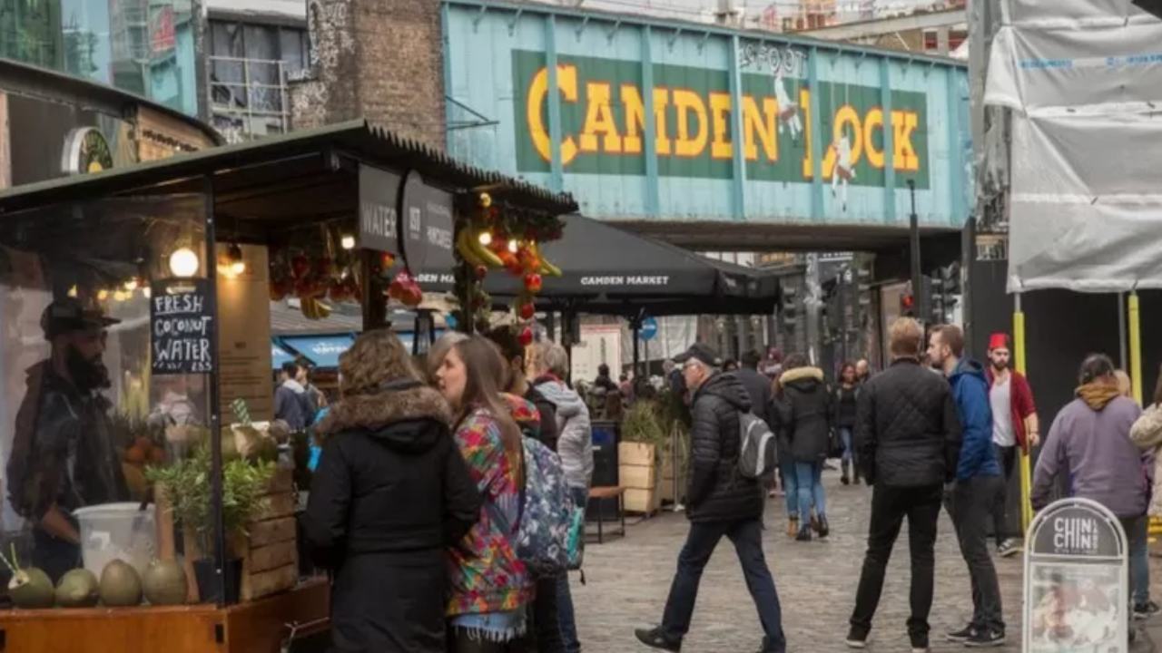 Dünyaca ünlü Londra Camden Market satışa çıktı