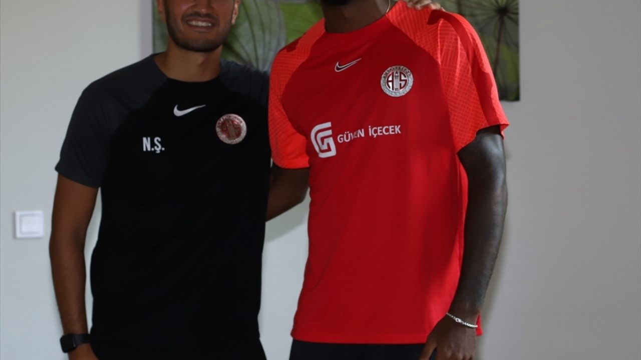 Antalyaspor, Haji Wright'ı 3 yıllığına renklerine bağladı