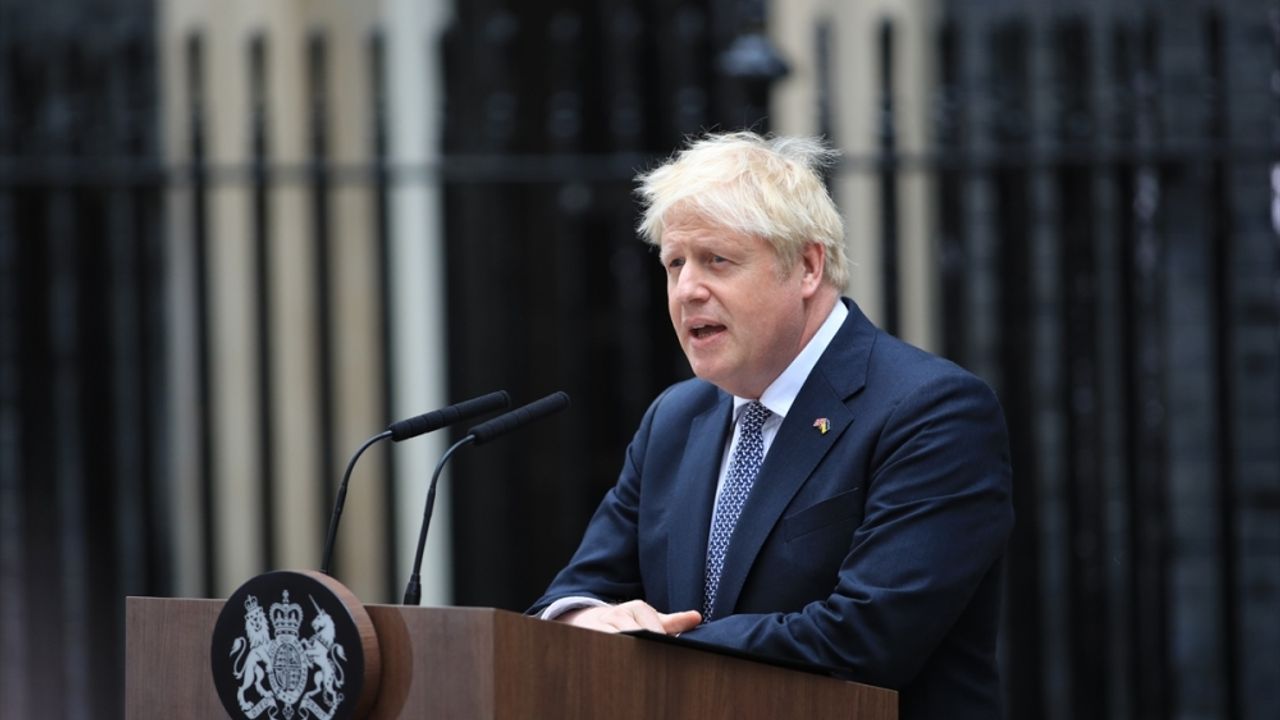 İngiltere Başbakanı Johnson'dan istifa