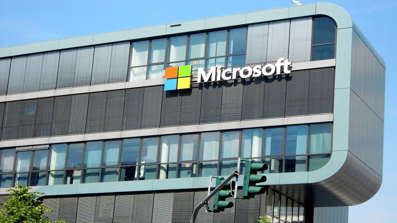 Microsoft ve Alphabet'in bilançoları şok etti