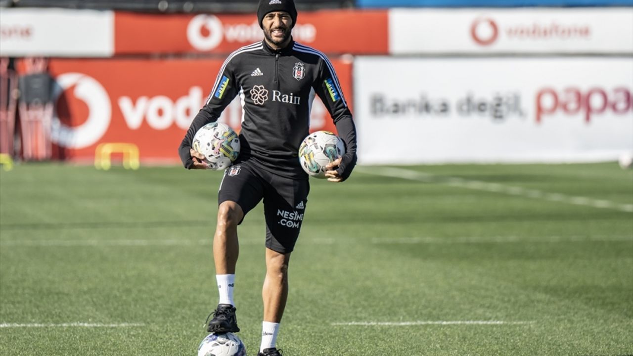 Beşiktaş'ın İngiliz futbolcusu Redmond: "Fenerbahçe derbisini sabırsızlıkla bekliyorum"