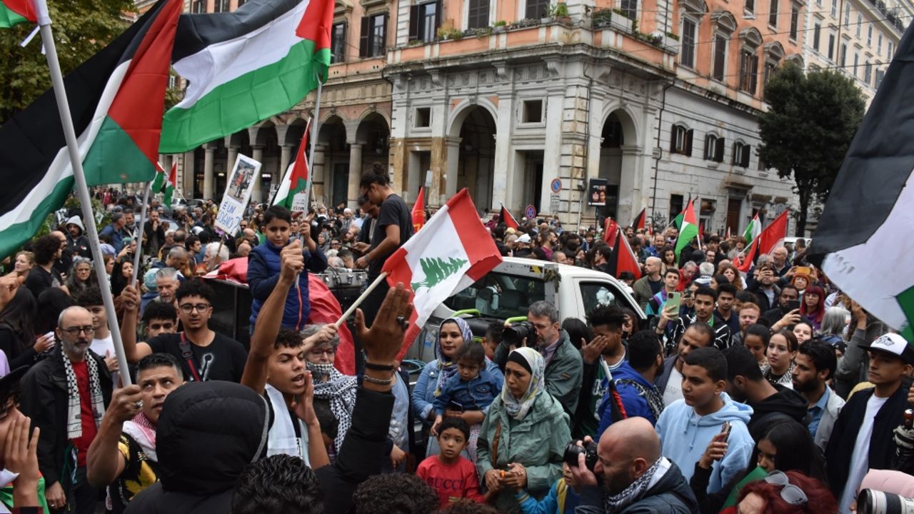 İtalya'nın farklı kentlerinde Gazze protestoları