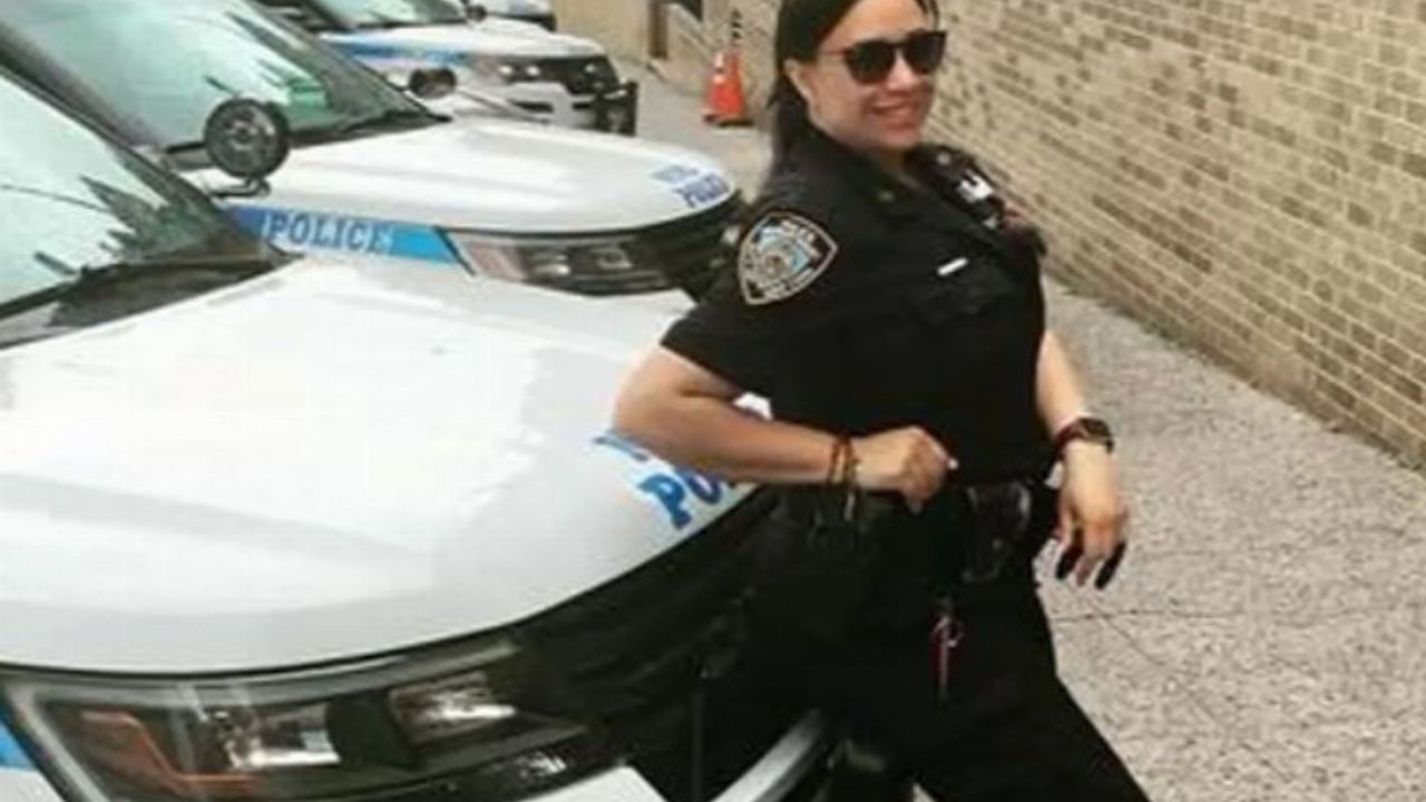 NYPD'de 'uyuşturucu' skandalı... Kadın polis 'satıcılık'tan tutuklandı!