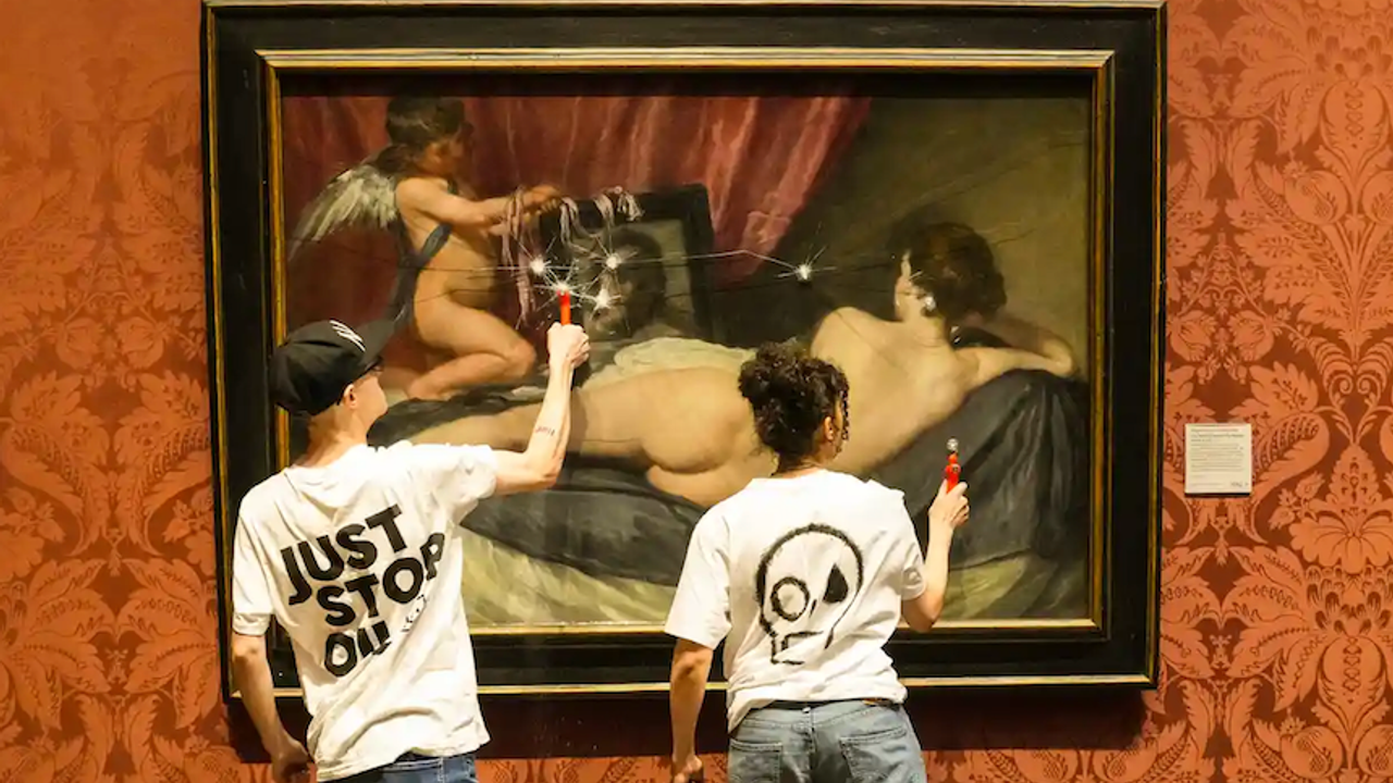 National Gallery'de tablonun koruyucu camını kırdılar