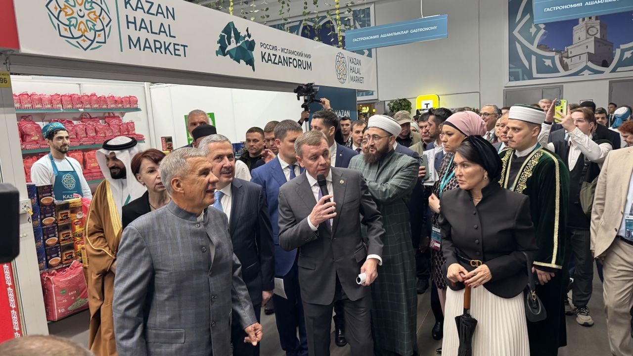 Anadolu Ajansının "global iletişim ortağı" olduğu KazanForum, Helal Pazar etkinliğiyle kapılarını açtı