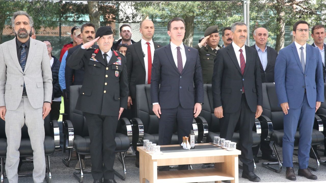 Bitlis'te 20 engelli bir günlük askerlik sevinci yaşadı