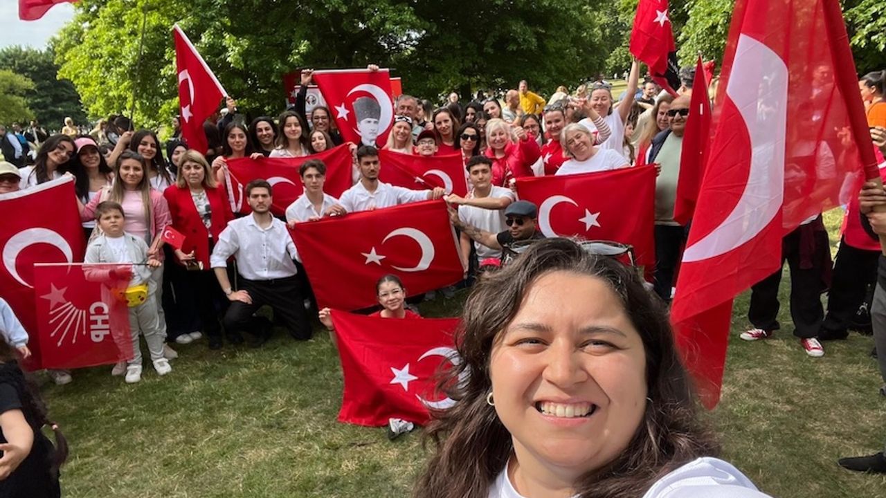 Londra Hyde Park’ta Atatürk Coşkusu
