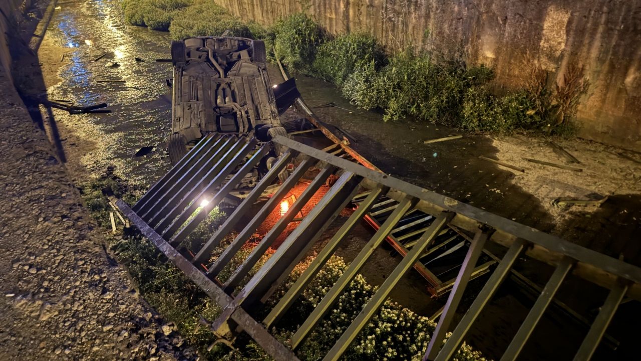 Beykoz'da dere yatağına düşen otomobildeki 1 kişi yaralandı