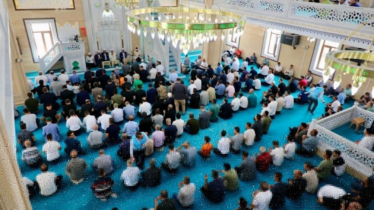 Bitlis'te Mülkiye Başmüfettişi Karaömeroğlu ve orman yangını şehitleri için mevlit okutuldu