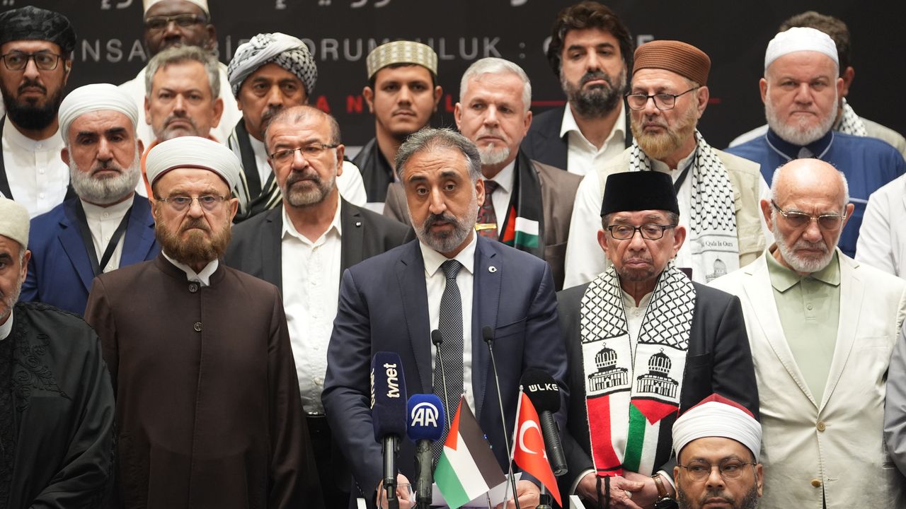 'İslami ve İnsani Bir Sorumluluk: Gazze' konferansı çalıştaylarla sürüyor