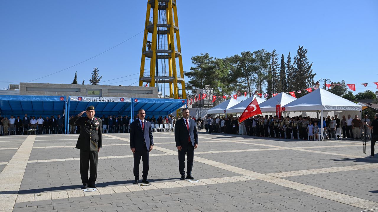 Mercidabık Zaferi ve Fırat Kalkanı Harekatı'nın yıl dönümü nedeniyle Kilis'te tören düzenlendi