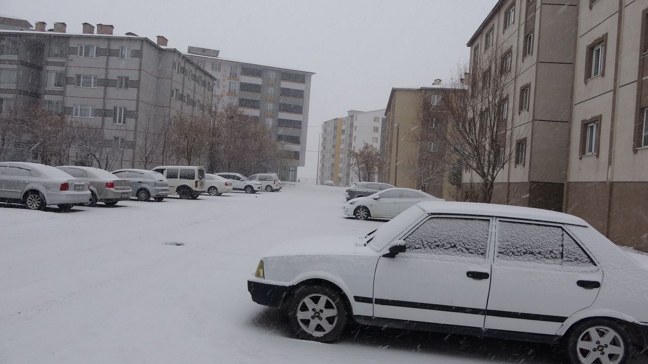 Bitlis'te kar yağışı