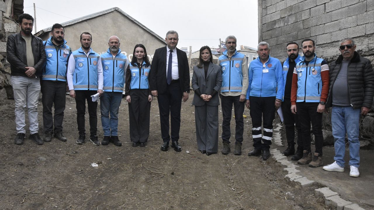 Bitlis'te 101 yaşındaki kadına evde sağlık hizmeti/Ek fotoğraflar