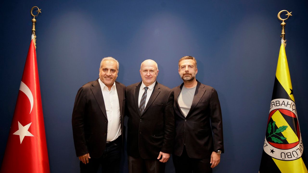 Fenerbahçe'de futbol akademi genel koordinatörü Şenol Çorlu oldu