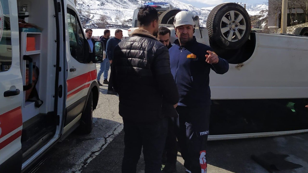 Bitlis'te 2 ayrı kazada 12 yaralı