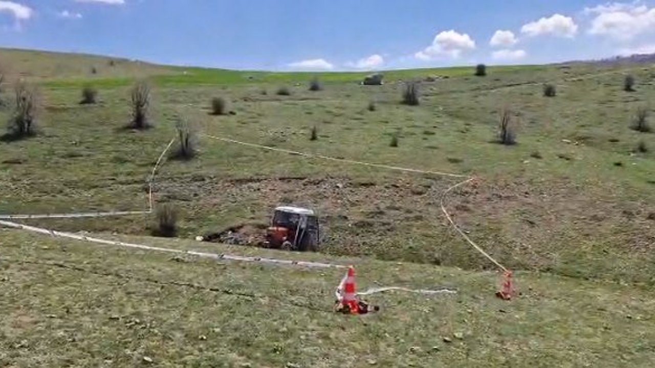 Traktör, dere yatağına devrildi; 1 ölü, 3 yaralı