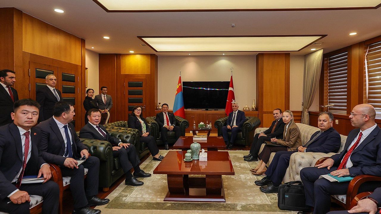 Bakan Bolat, Moğolistan Başbakan Yardımcısı Nyamtaishir ile görüştü