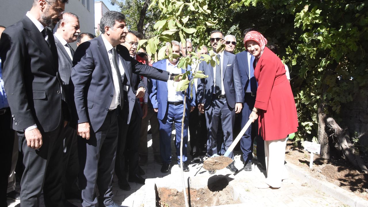 Bitlis'te Türk Kızılay aşevi açıldı