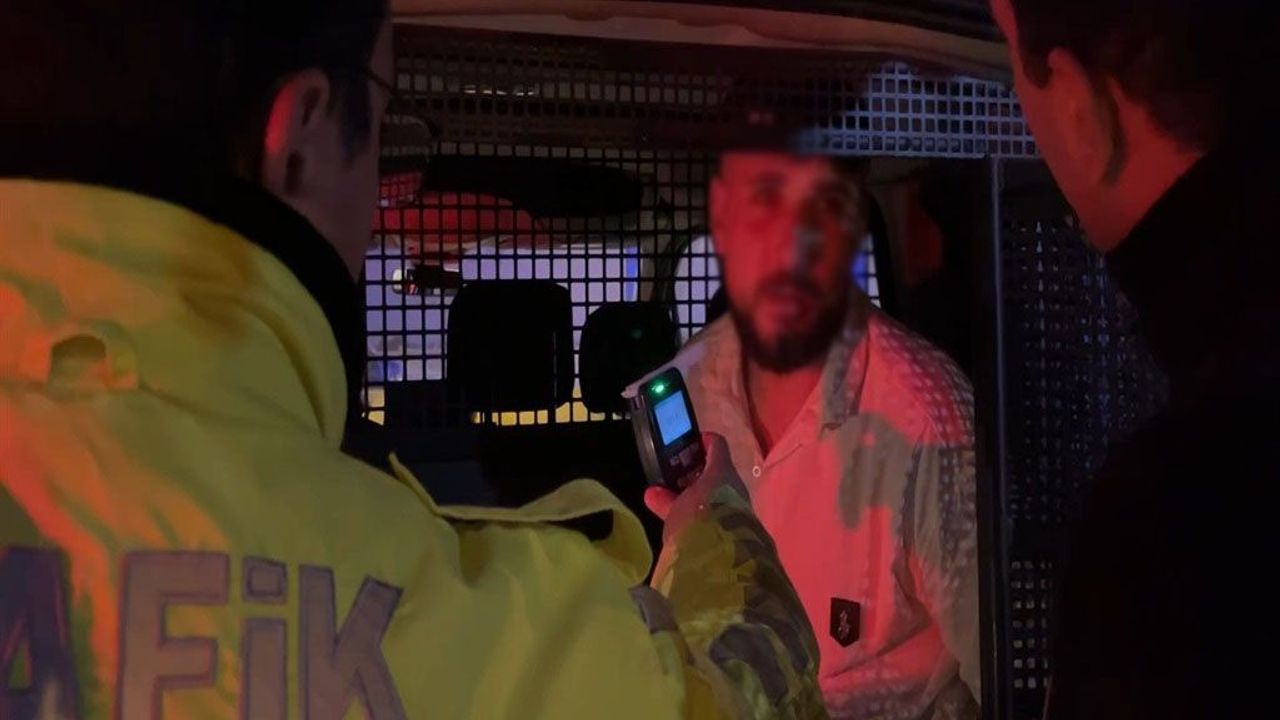 Bursa'da polisten kaçarken trafik lambasına çarpan alkollü sürücüye 420 bin lira ceza