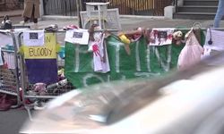 Londra'da Ukrayna'da evlerin soyulmasına protesto