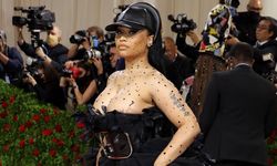 New York MET Gala'da ünlülerden Yaldızlı Çağ kostümleri
