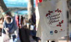 İzmir Narlıdere'de 'gece pazarı' kapılarını açtı