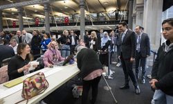 Londra seçim merkezine YTB Başkanı Eren'den ziyaret